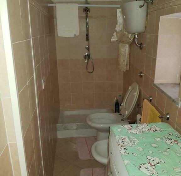 חדר סטנדרט לשלושה, B&b Da Antonella