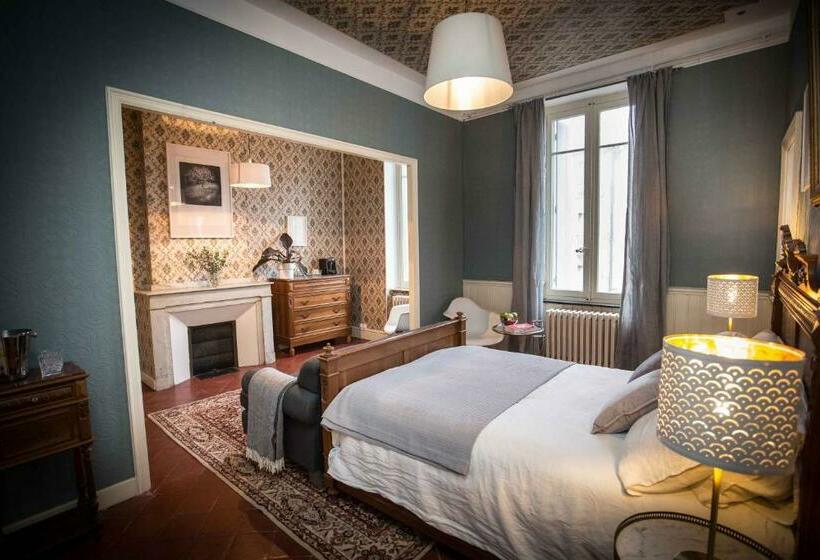 デラックスルーム, Carcassonne Townhouse