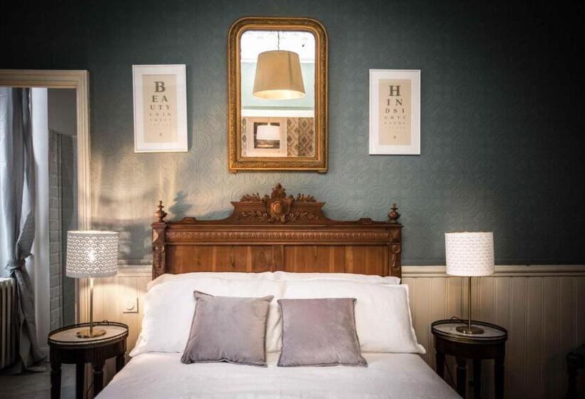 اتاق لوکس, Carcassonne Townhouse