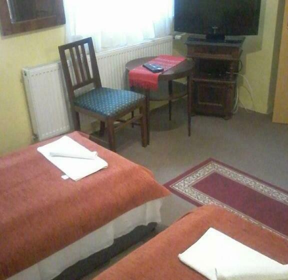 חדר סטנדרט, Fenyő Panzió