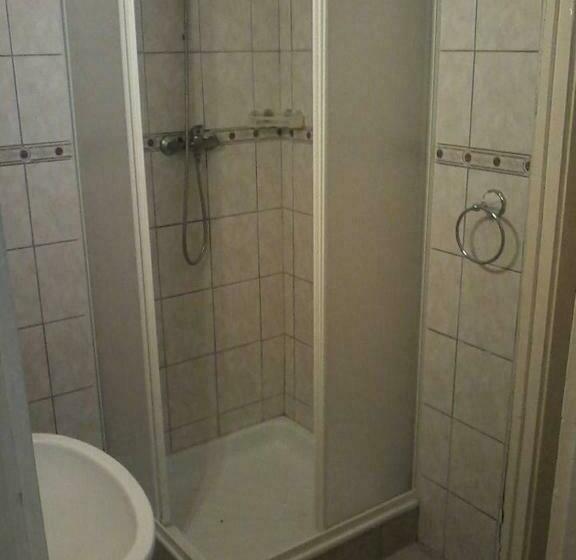 חדר סטנדרט, Fenyő Panzió