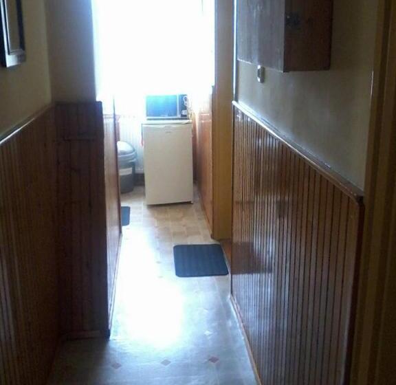 חדר משפחתי, Fenyő Panzió