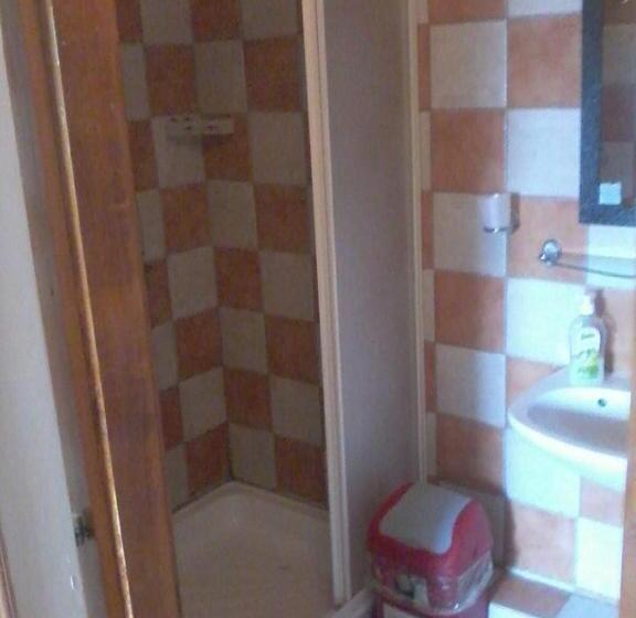 חדר סטנדרט לארבעה, Fenyő Panzió