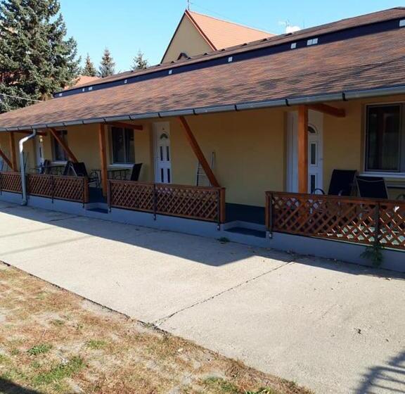 חדר סטנדרט נוף לגינה, Fenyő Panzió