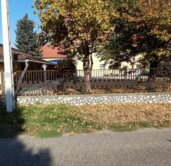 Standard-huone Puutarhanäkymä, Fenyő Panzió