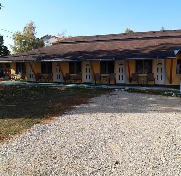 חדר סטנדרט נוף לגינה, Fenyő Panzió