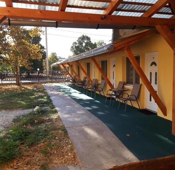 חדר סטנדרט נוף לגינה, Fenyő Panzió