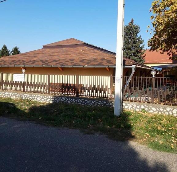 חדר סטנדרט נוף לגינה, Fenyő Panzió