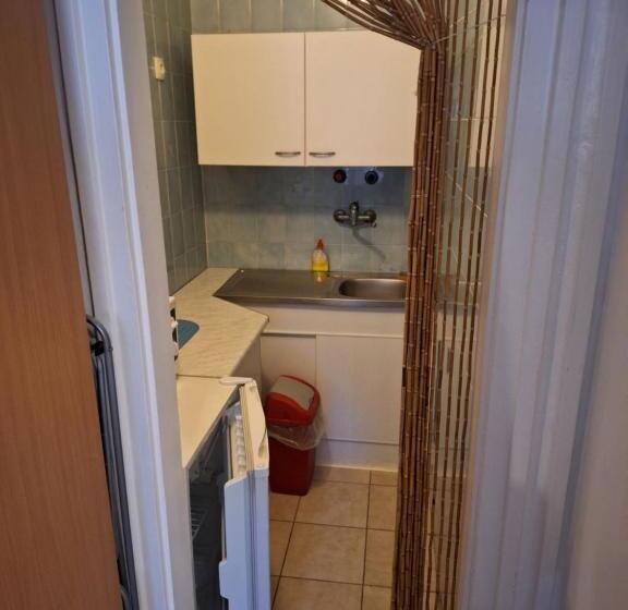 חדר סטנדרט, Fenyő Panzió