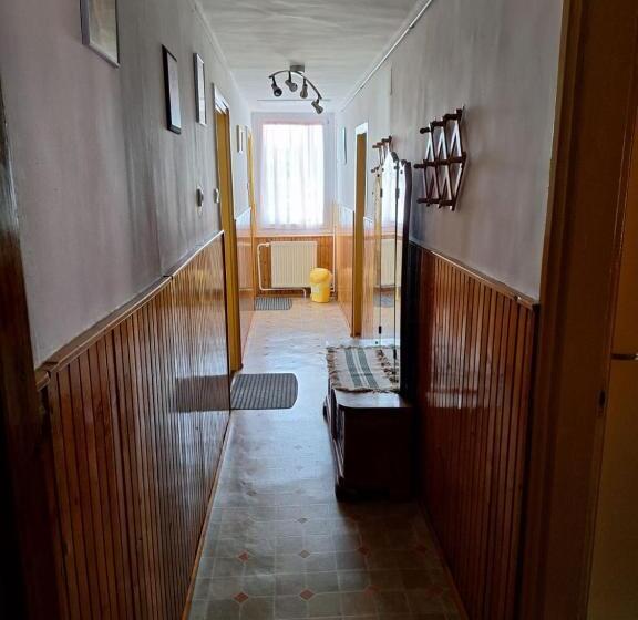 חדר סטנדרט לארבעה, Fenyő Panzió