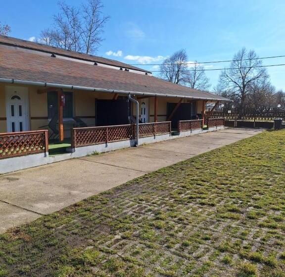 חדר סטנדרט נוף לגינה, Fenyő Panzió