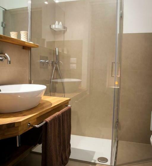 家庭间, Il Paradiso A Claustro Inferno