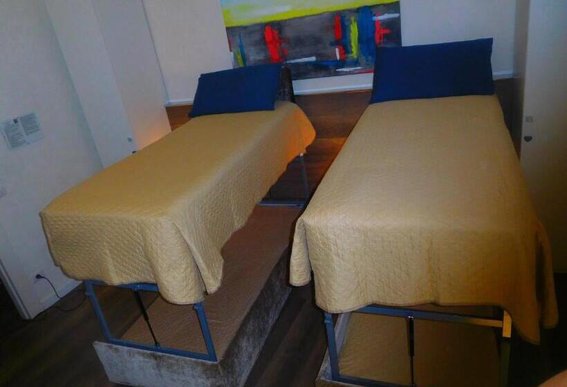 家庭间, Il Paradiso A Claustro Inferno