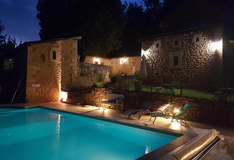 اتاق خانوادگی, Le Clos De La Canéda