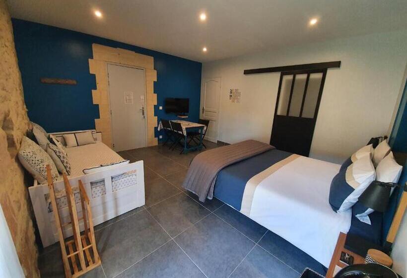 اتاق خانوادگی, Le Clos De La Canéda