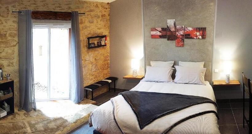 اتاق سوپریور, Le Clos De La Canéda