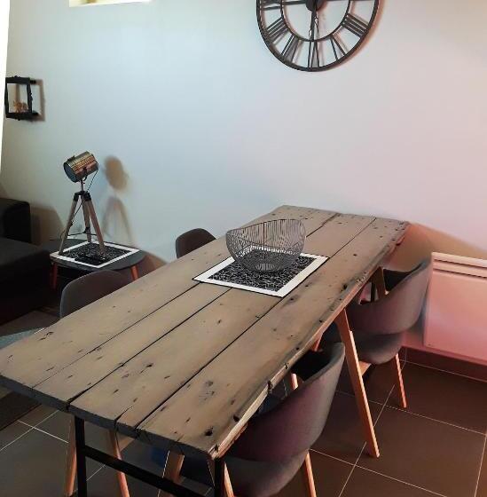 سوییت خانوادگی, Le Clos De La Canéda