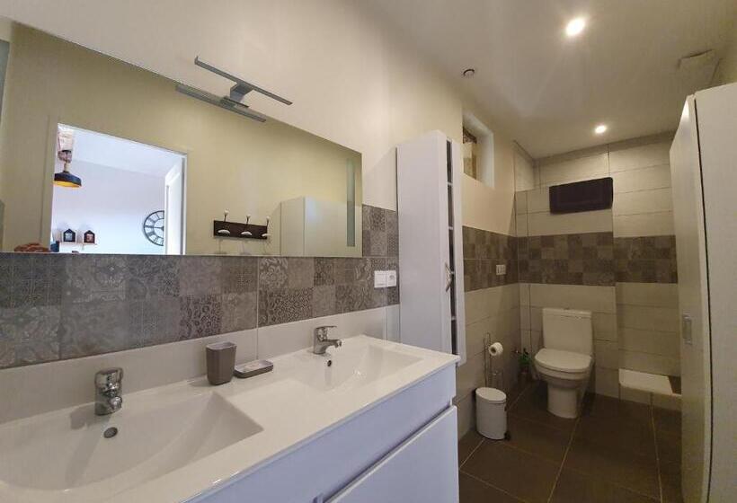 سوییت خانوادگی, Le Clos De La Canéda