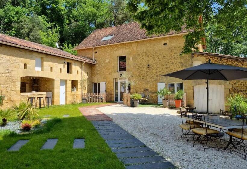 سوییت خانوادگی, Le Clos De La Canéda