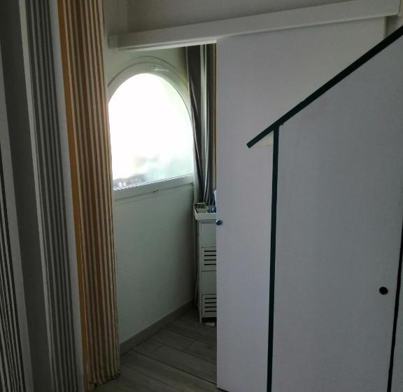 غرفة قياسية مطلّة علي حمام السباحة, Les Rives Du Bassin