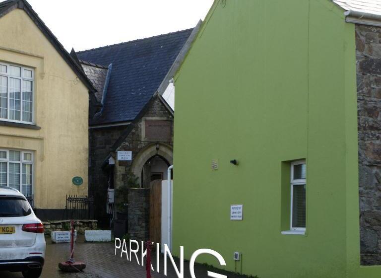 침실 4개 주택, James John Hamilton House And Backpacker Hostel