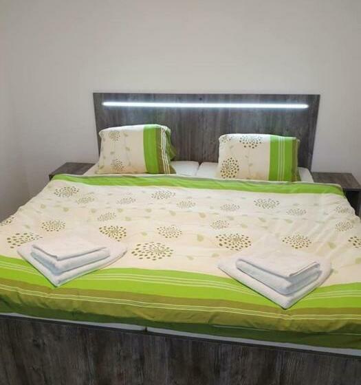 شقة غرفة واحدة مزودة بتراس, Penzion Zaječák