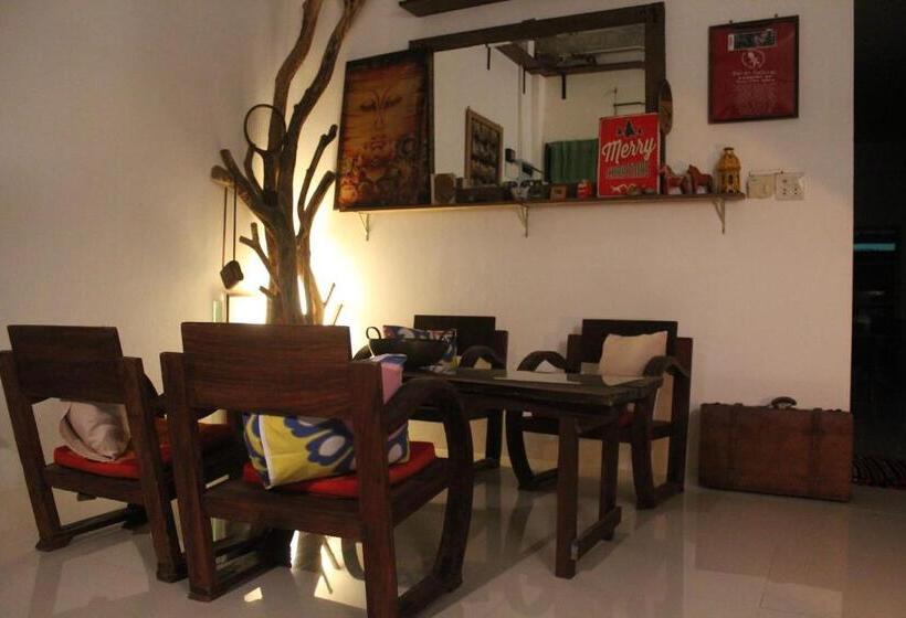 شقة غرفة واحدة, Rec Art