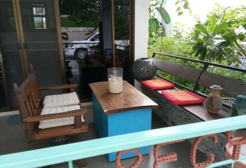 شقة غرفة واحدة, Rec Art