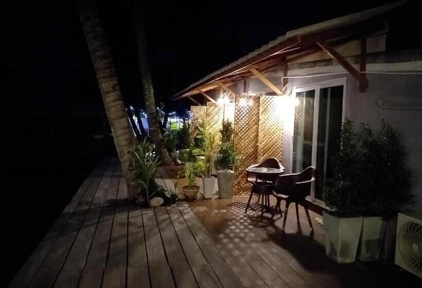 غرفة قياسية مطلّة علي البحر, Seaside Home