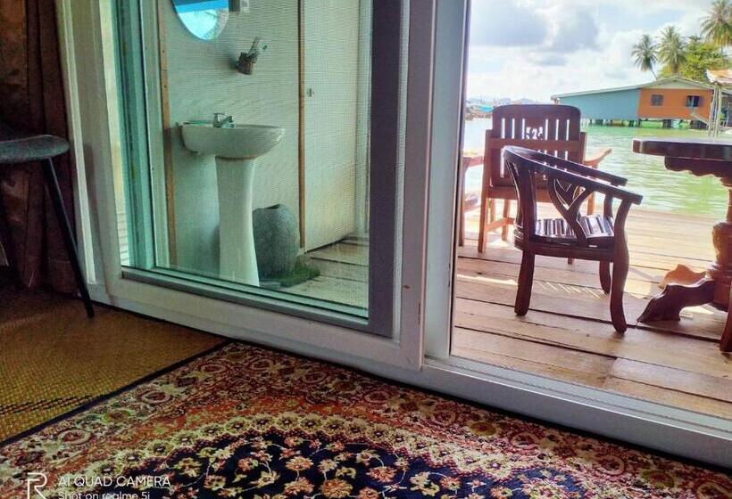 غرفة قياسية رباعية مطلة على البحر, Seaside Home