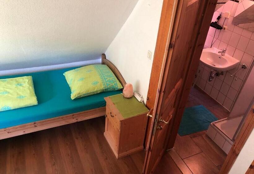 Семейный Номер, Zirndorf Gästehaus