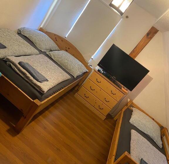 Семейный Номер, Zirndorf Gästehaus