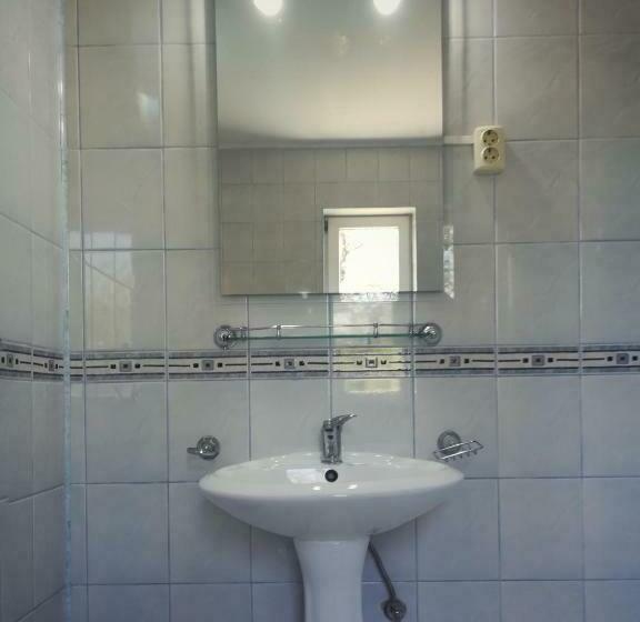 Номер Стандарт, Pensiunea Apolka Panzió