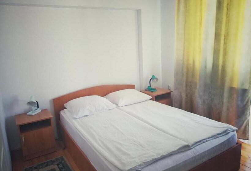 Номер Deluxe с Балконом, Pensiunea Apolka Panzió