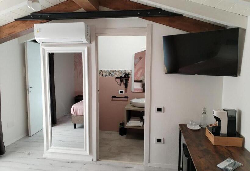 Habitación Superior con Terraza, Antico Centro Quartu