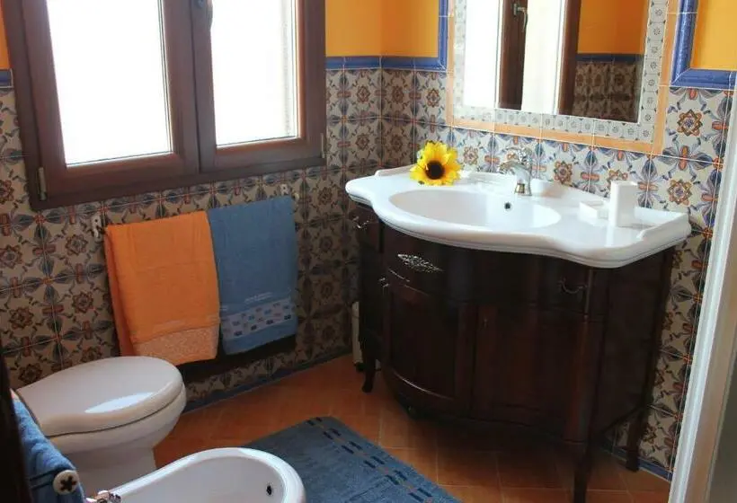 Standard Triple Room Garden View, B&b Elda Salento