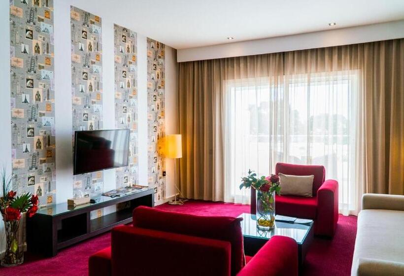 سوییت لوکس, Hôtel Tamuda Beach