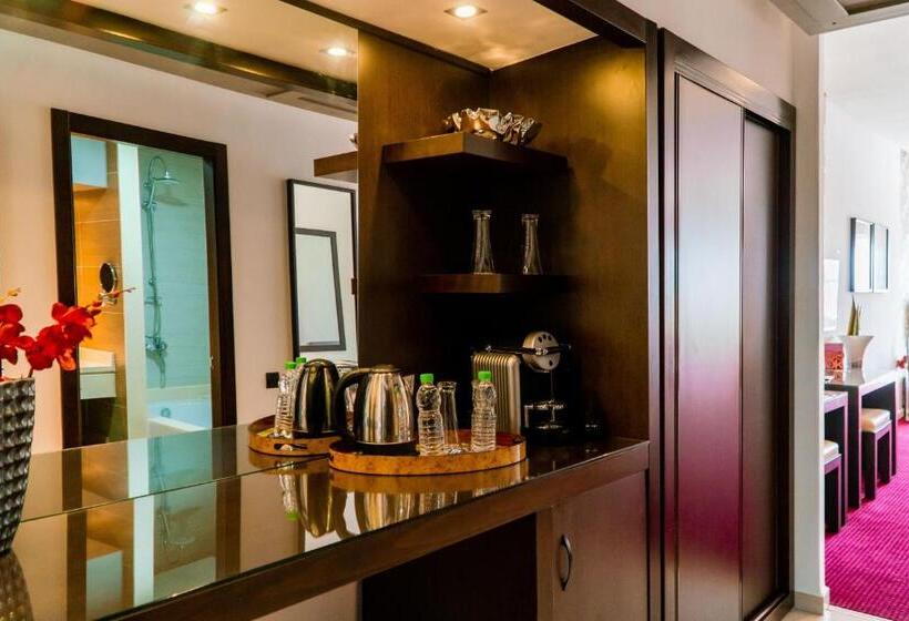 سوییت لوکس, Hôtel Tamuda Beach