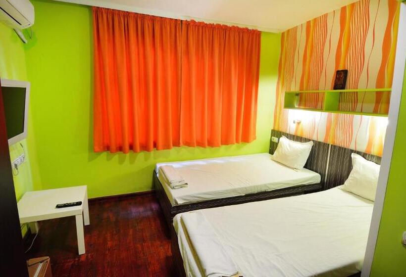 Cameră Deluxe, къща за гости нико