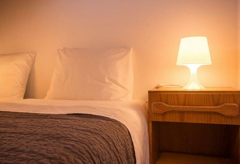 سوییت لوکس, Celas Dream Studio