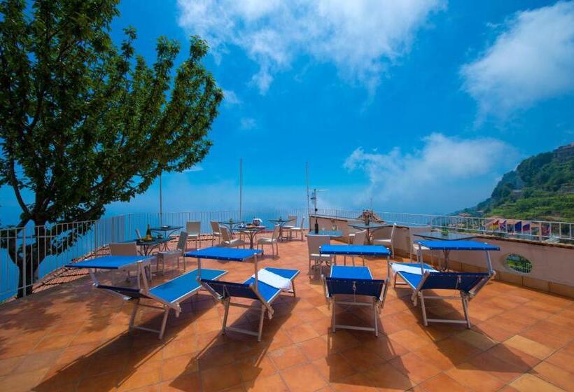 غرفة قياسية رباعية مزودة بشُرفة, L Incanto