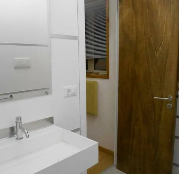 デラックスルーム, Monterussi Bed And Breakfast