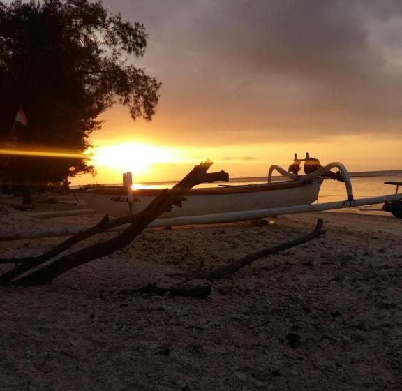 Pokój Standard Widok Morze z Balkonem, Yaya Bungalows Blue Coral