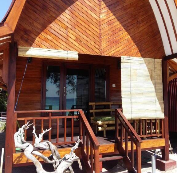 Pokój Standard Widok Morze z Balkonem, Yaya Bungalows Blue Coral