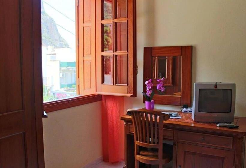 اتاق استاندارد با چشم‌انداز باغ, Raggio Di Sole Bed & Breakfast