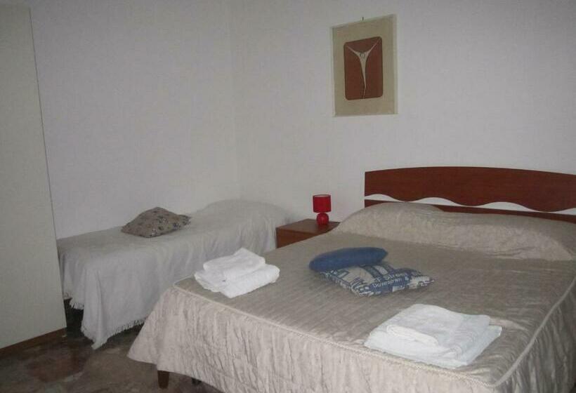 스탠다드 트리플 발코니 룸, Casa Raffaella