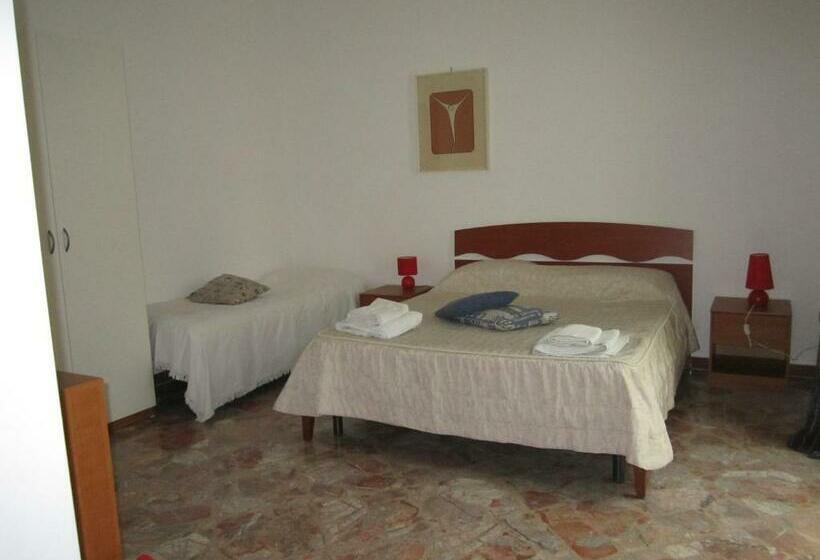 스탠다드 트리플 발코니 룸, Casa Raffaella