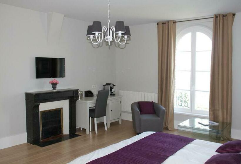 디럭스 룸, Château De La Folie