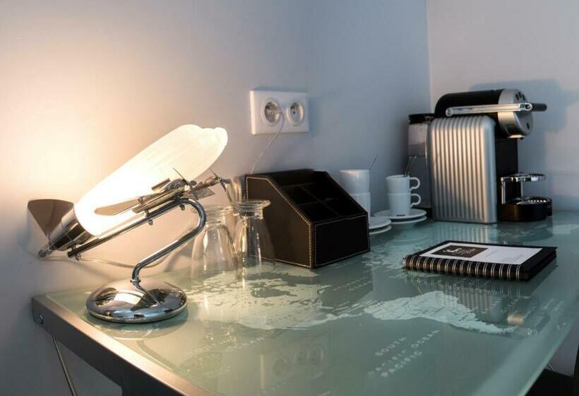 스탠다드 룸, Château De La Folie