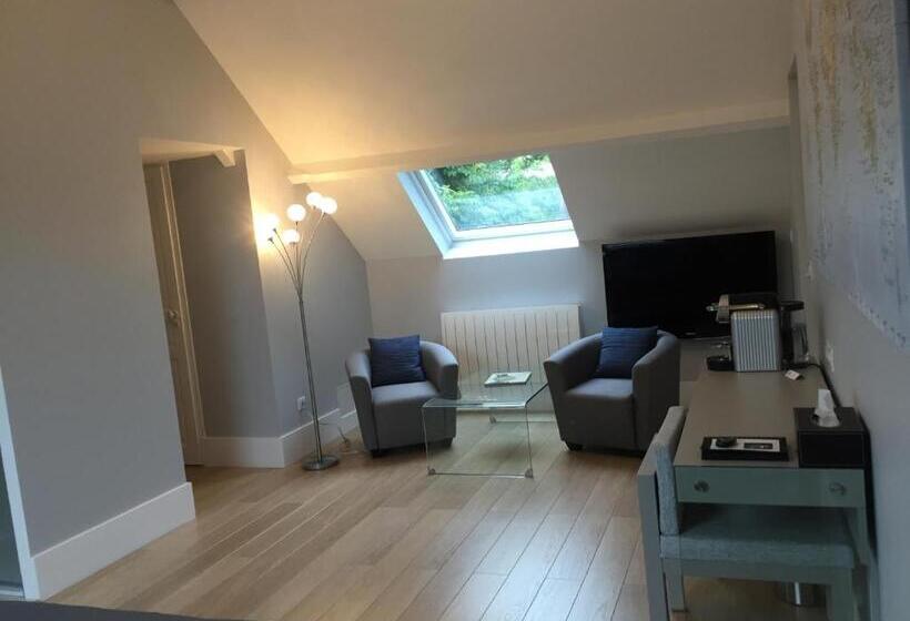 컴포트 룸, Château De La Folie